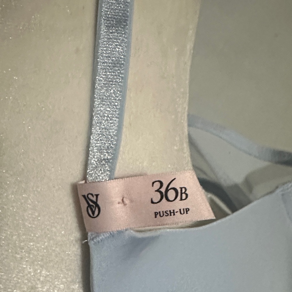 Victoria's Secret light blue padded wireless push-up bra size 36B - Picture 4 of 4